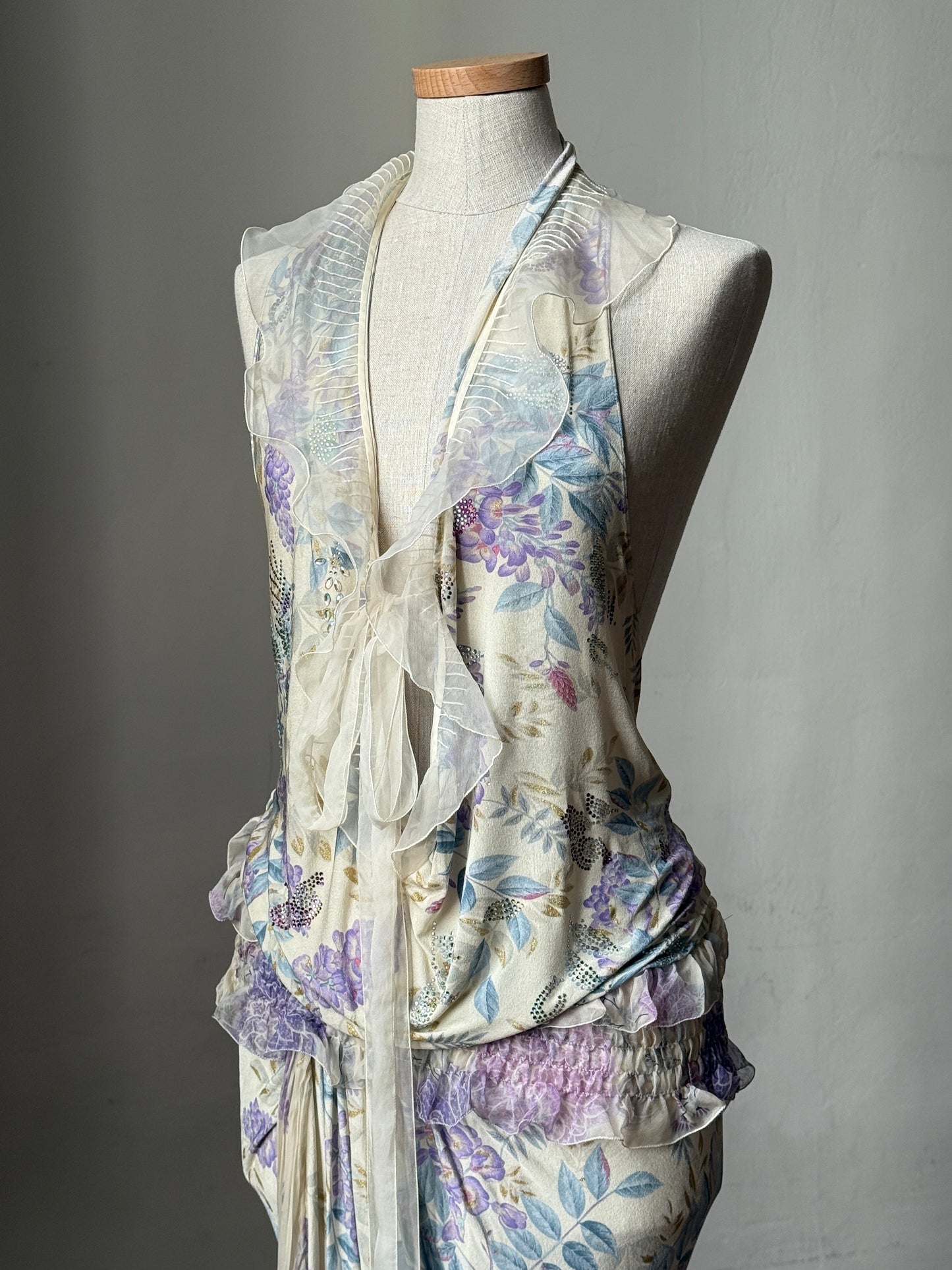 Emanuel Ungaro 2003FW Floral Print Ensemble with Ruffle Details