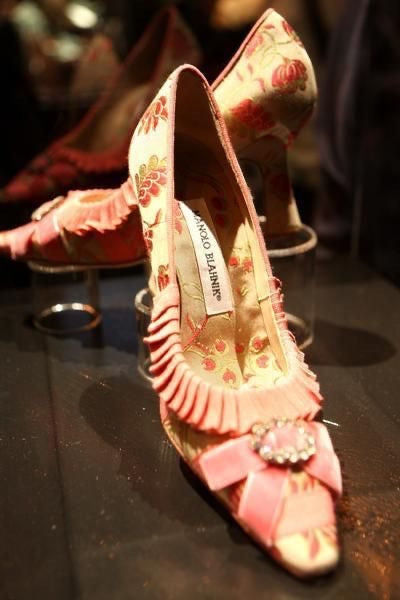 Manolo Blahnik ‘Marie Antoinette’ Jacquard Velvet Ribbon Heels