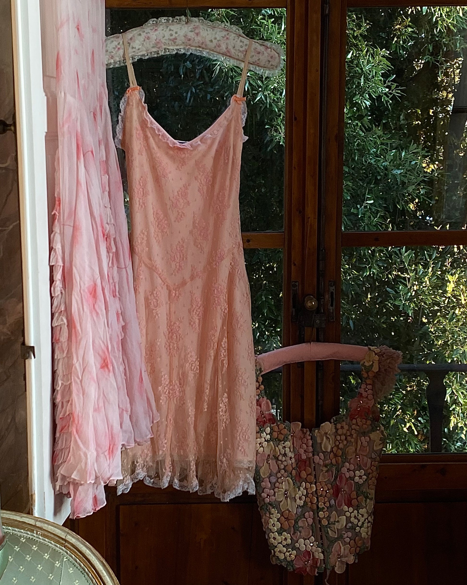 Betsey Johnson Pink Lace Dress – Sous Les Fleurs Betsey Johnson Pink Lace Dress – Sous Les Fleurs