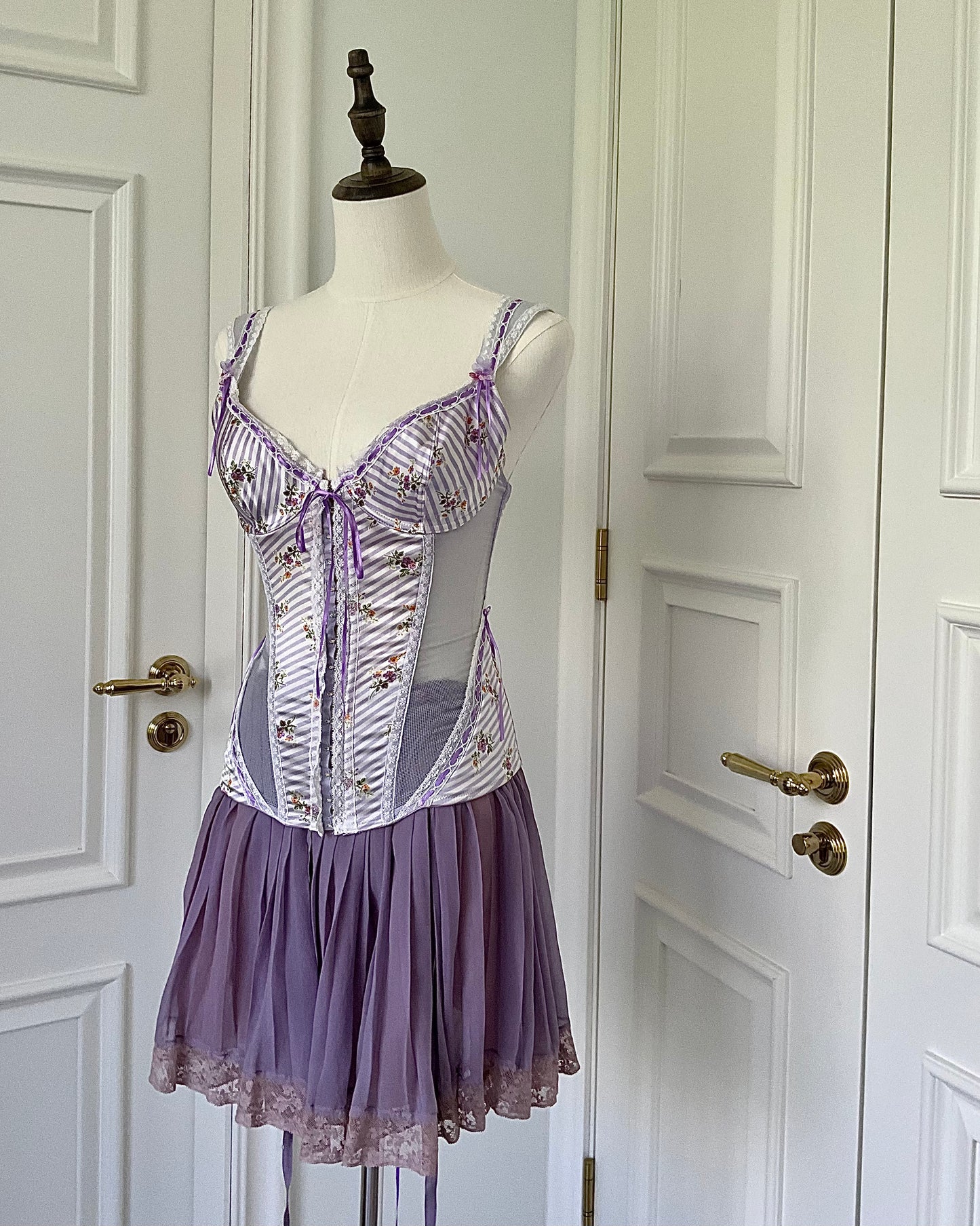 Light Purple Lace And Ribbon Floral Stripes Corset