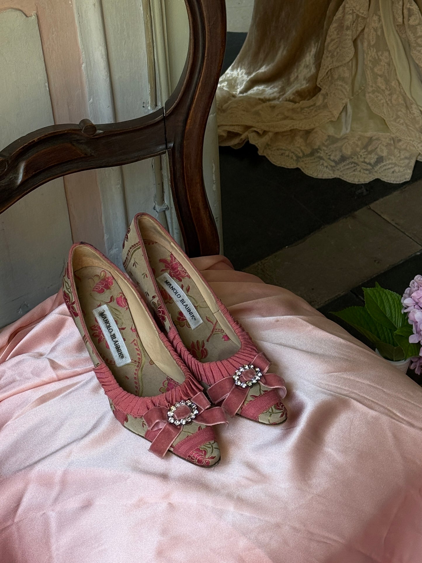 Manolo Blahnik ‘Marie Antoinette’ Jacquard Velvet Ribbon Heels